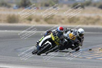 media/Apr-20-2025-CVMA (Sun) [[39090e8767]]/Race 11-500-350 Supersport (Holeshot)/